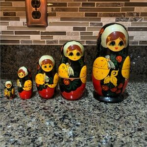 Vintage Russian nesting dolls Set of 5